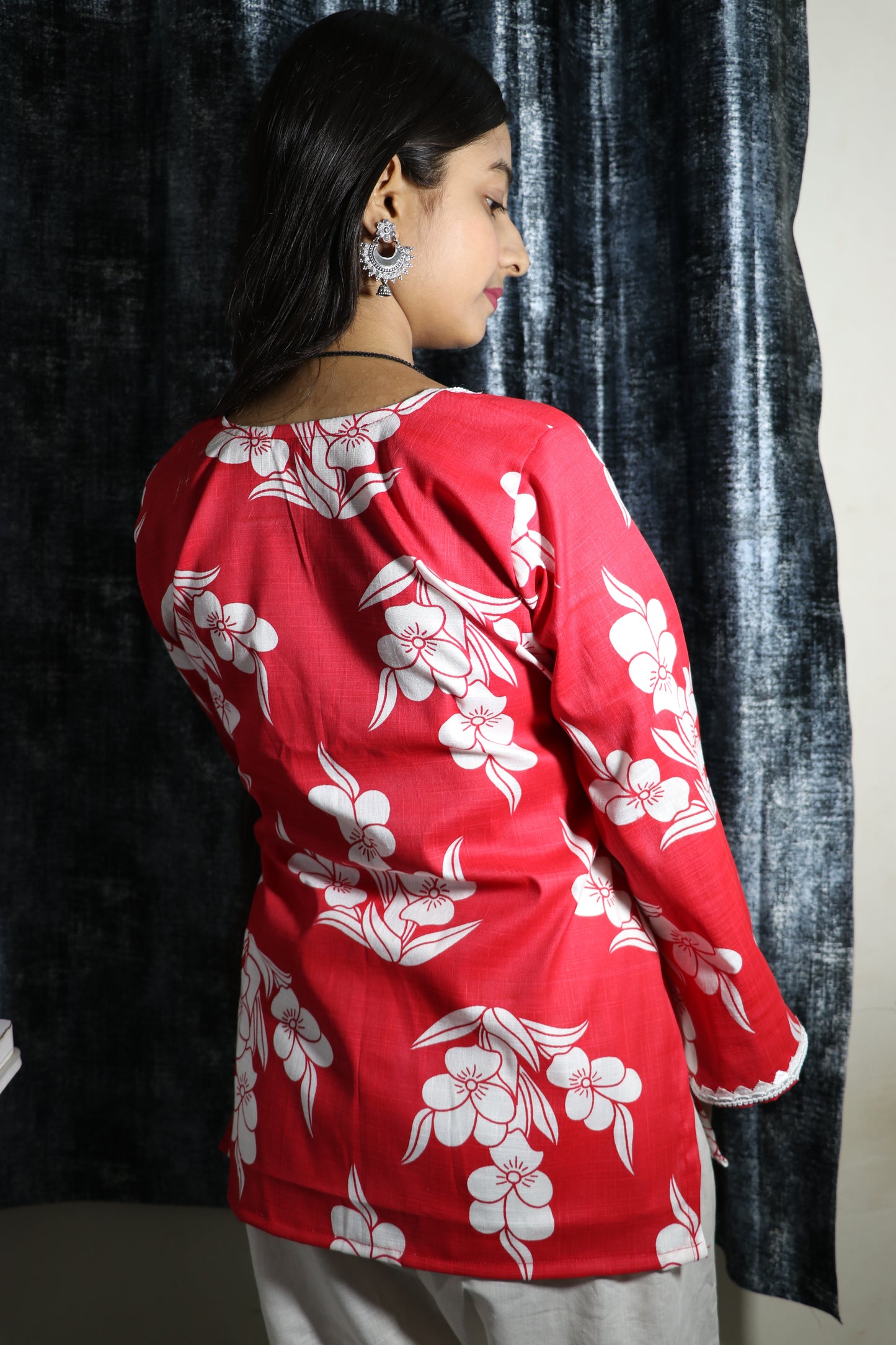 floral printed w- neck straight short kurti